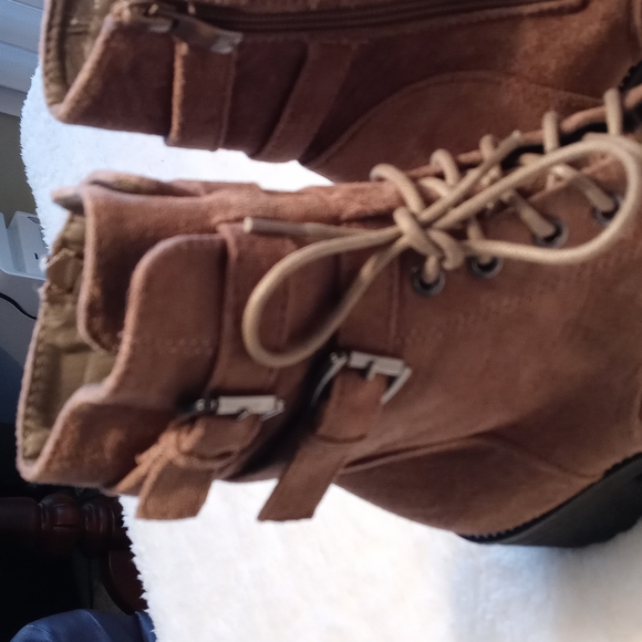 Beautiful Brand New Boots - Picture 6 of 14